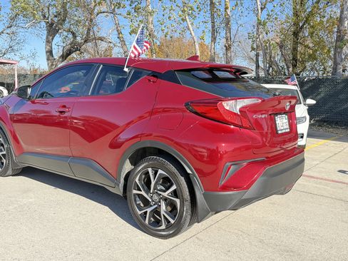 Used 2018 Toyota C-HR image 12
