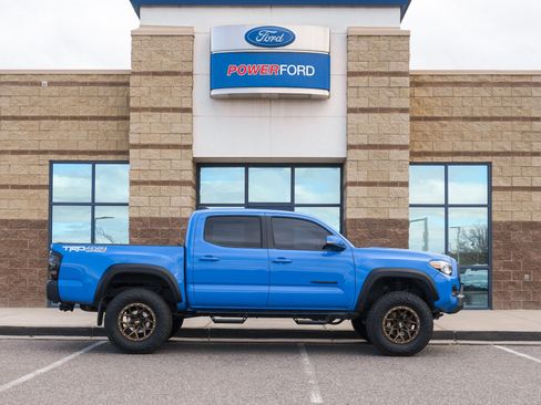 Used 2021 Toyota Tacoma TRD Off-Road image 5
