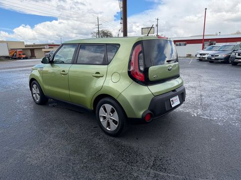 Used 2015 Kia Soul FWD image 4