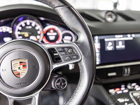 Used 2020 Porsche Cayenne E-Hybrid image 28