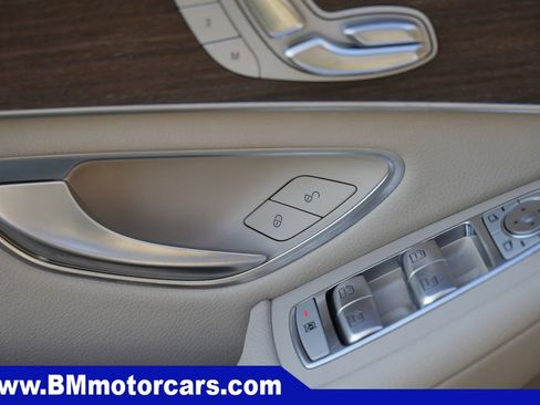Used 2022 Mercedes-Benz GLC 300 4MATIC w/ Premium Package Lite image 24