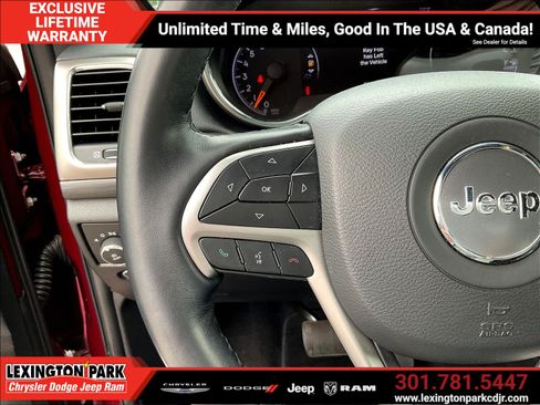 Used 2022 Jeep Grand Cherokee Laredo X AWD/4WD image 11