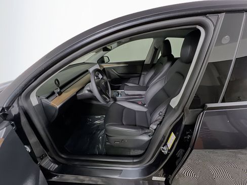 Used 2024 Tesla Model Y Long Range image 15