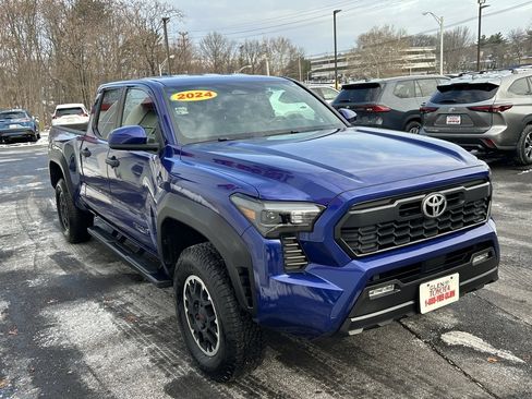 Used 2024 Toyota Tacoma TRD Off-Road image 4