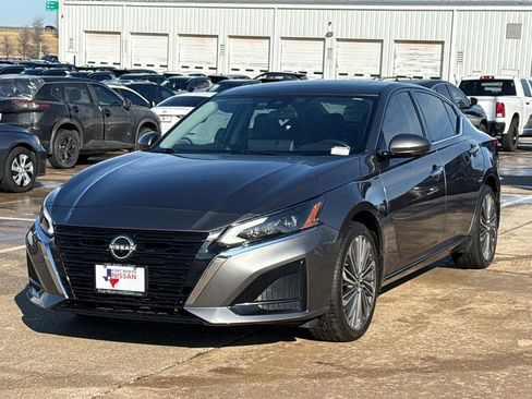 Certified 2023 Nissan Altima 2.5 SL image 4