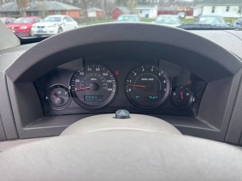 Used 2005 Jeep Grand Cherokee Laredo image 8