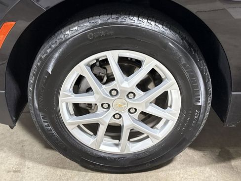 Used 2023 Chevrolet Equinox LS image 25