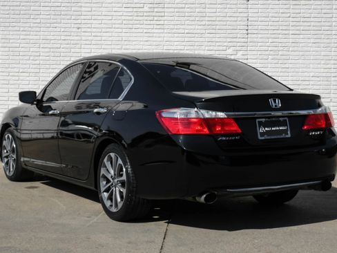 Used 2015 Honda Accord Sport image 9