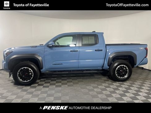 Used 2026 Toyota Tacoma TRD Off-Road w/ TRD Off Road Upgrade Package AWD/4WD image 2