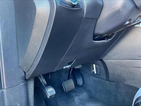 Used 2015 Ford Explorer XLT w/ Equipment Group 202A image 32