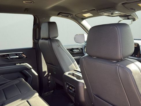 Used 2025 Chevrolet Tahoe LT RWD image 28