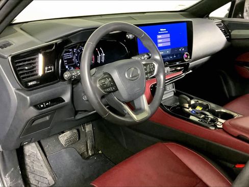 Used 2023 Lexus NX 350 Premium image 18