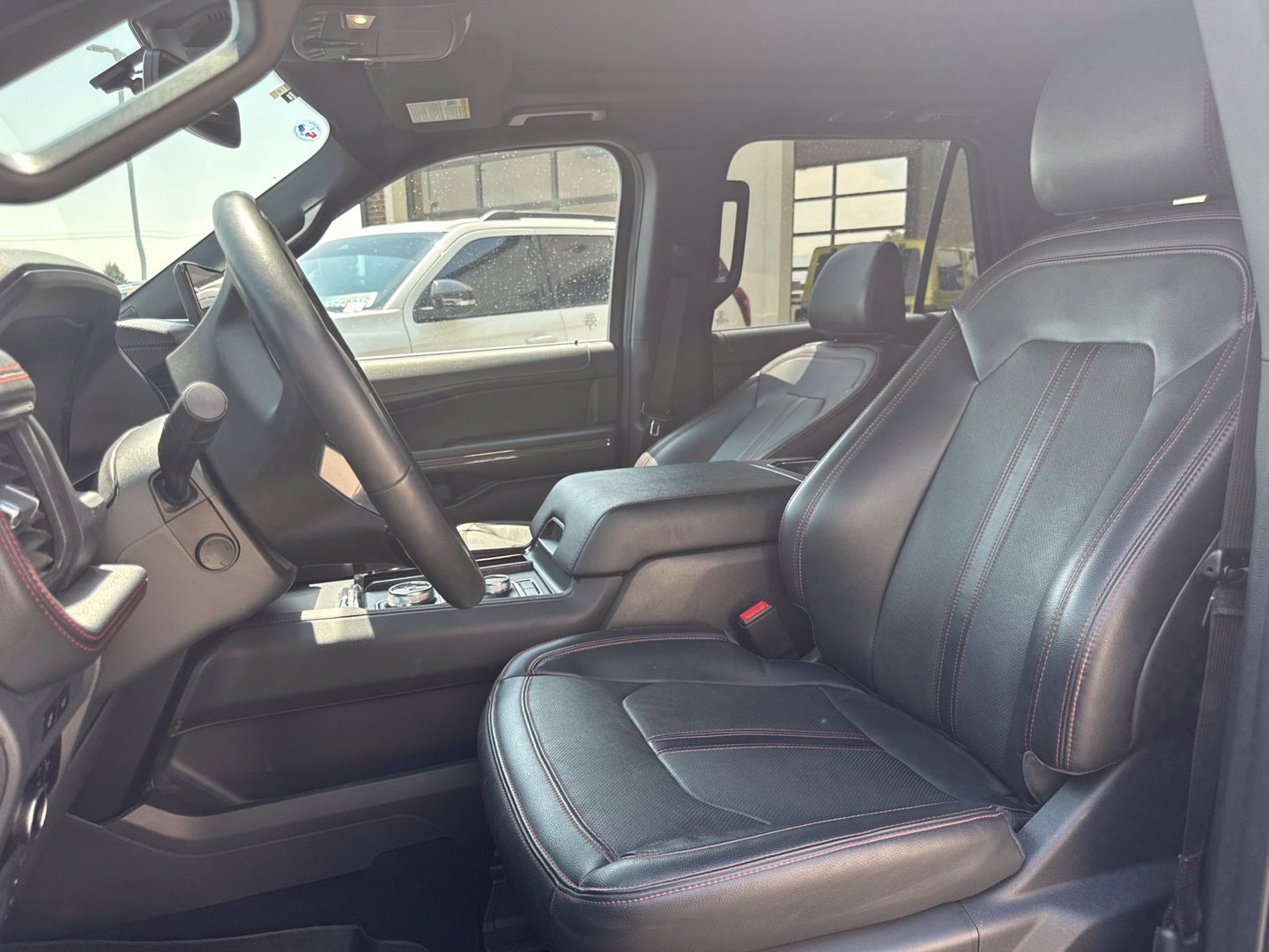 Used 2024 Ford Expedition Limited AWD/4WD image 19