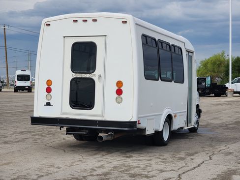 Used 2016 Chevrolet Express 3500 w/ Shuttle Bus Package RWD image 5