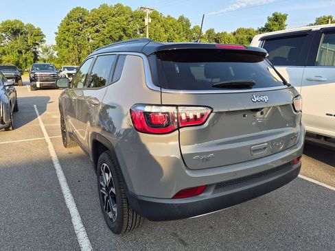 Used 2023 Jeep Compass Limited AWD/4WD image 6