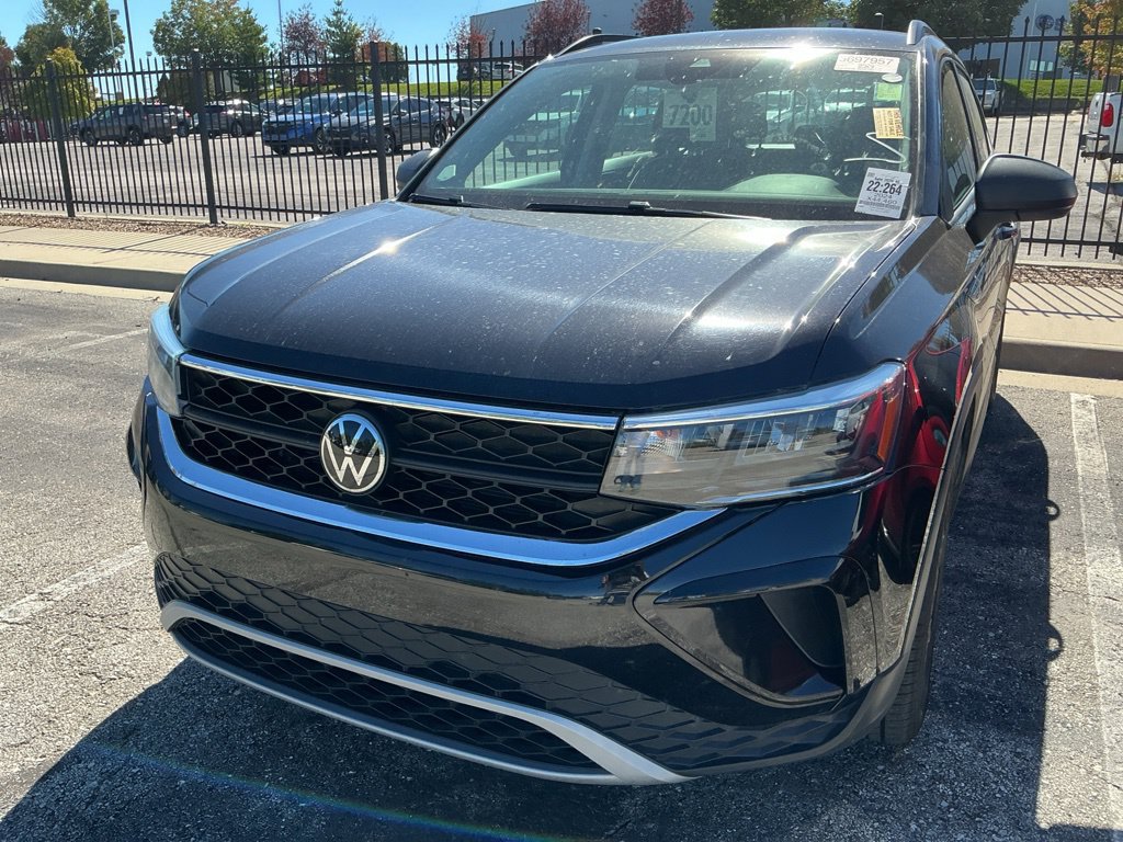 Used 2024 Volkswagen Taos S FWD image 2