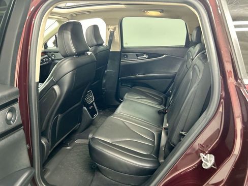 Used 2022 Lincoln Nautilus Reserve w/ Luxury Package image 21