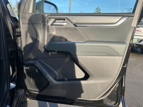 New 2026 GMC Acadia AT4 image 25