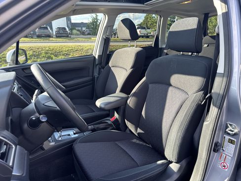 Used 2017 Subaru Forester 2.5i Premium w/ All-Weather Package AWD/4WD image 9