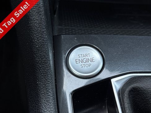 Certified 2022 Volkswagen Tiguan SE R-Line image 23