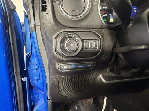 Used 2022 Jeep Wrangler Unlimited Sahara w/ Cold Weather Group image 24