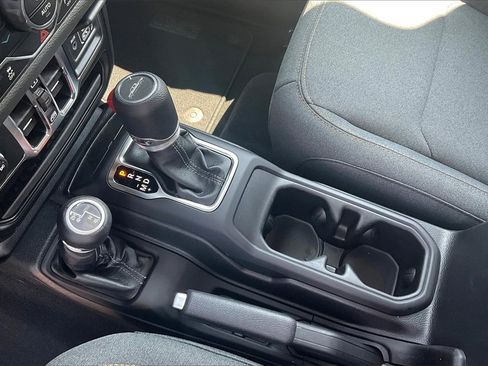 New 2025 Jeep Gladiator Sport image 8