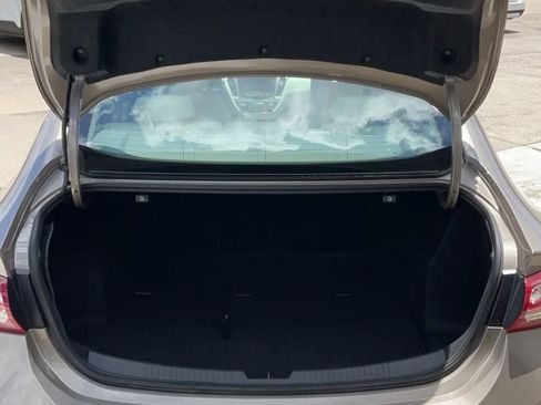 Used 2022 Chevrolet Malibu LT w/ Leather Package image 12