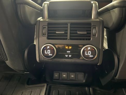 Used 2023 Land Rover Discovery S AWD/4WD image 21