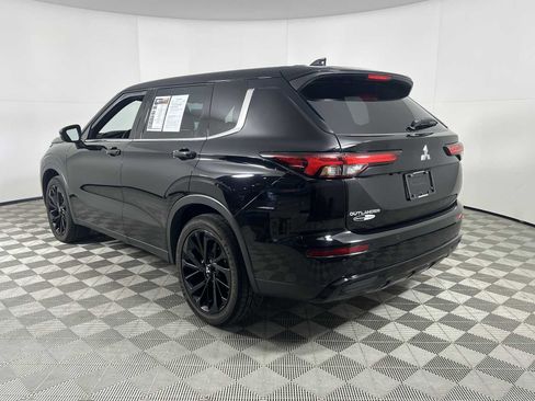 Used 2022 Mitsubishi Outlander SEL Black Edition image 6