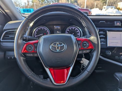 Used 2019 Toyota Camry SE image 25