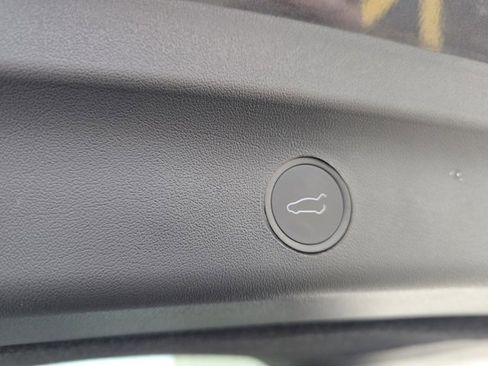 Used 2024 Tesla Model Y Long Range image 41