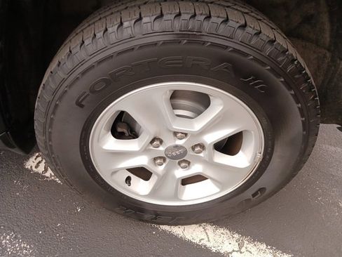 Used 2015 Jeep Grand Cherokee Laredo w/ Quick Order Package 23E image 27