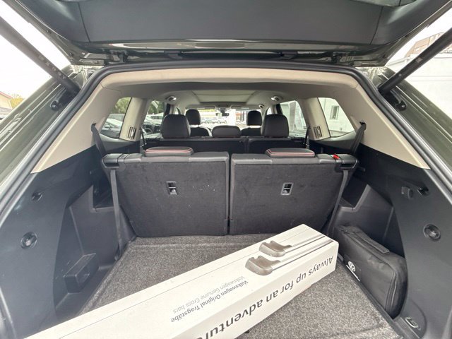 Used 2024 Volkswagen Atlas Peak Edition SEL AWD/4WD image 29