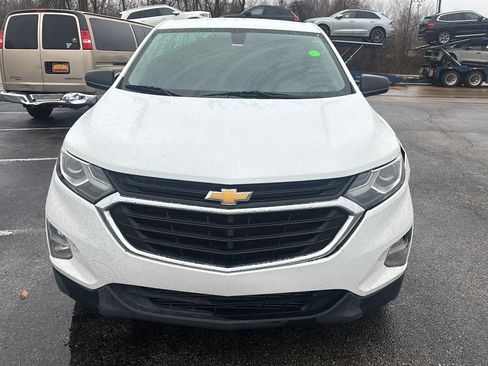 Used 2018 Chevrolet Equinox LS image 8