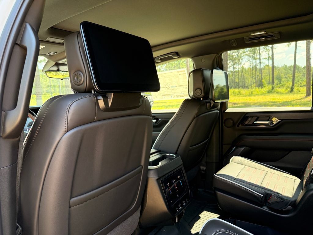 New 2026 GMC Yukon AT4 Ultimate w/ LPO, Floor Liner Package AWD/4WD image 35