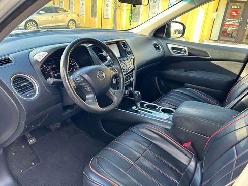 Used 2013 Nissan Pathfinder SV FWD image 12