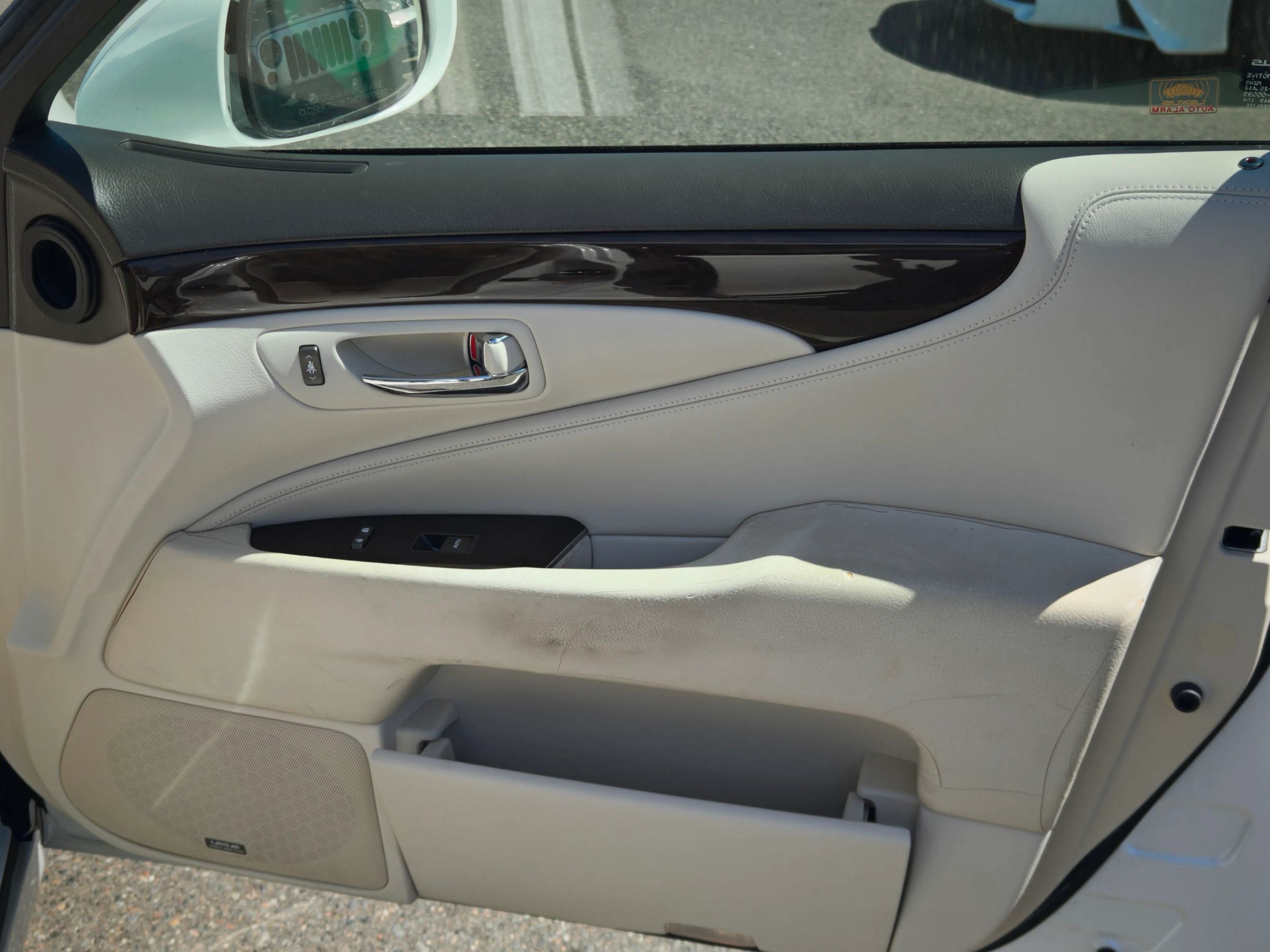 Used 2007 Lexus LS 460 RWD image 26