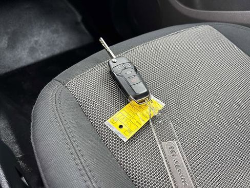 Used 2020 Ford Transit Connect XL image 27