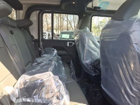 New 2026 Jeep Gladiator Mojave image 6