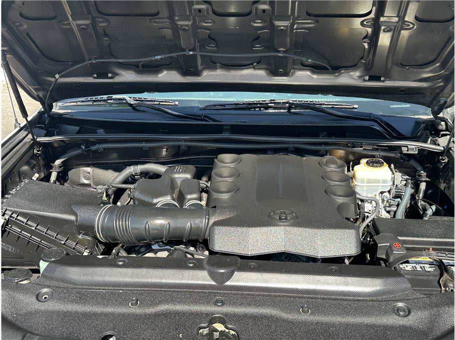 Used 2010 Toyota 4Runner SR5 AWD/4WD image 32