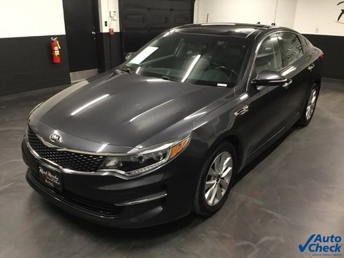 Used 2018 Kia Optima EX w/ Premium Package image 6