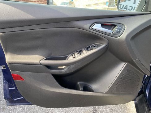 Used 2016 Ford Focus SE w/ Equipment Group 201A image 10