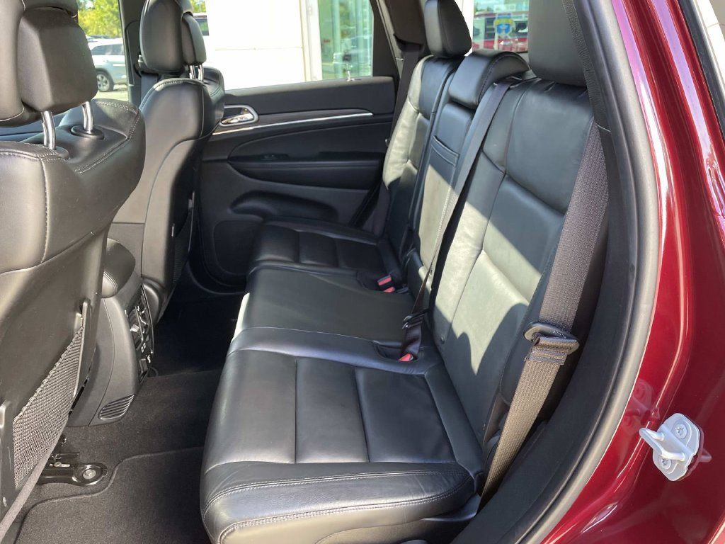 Used 2020 Jeep Grand Cherokee Limited AWD/4WD image 12