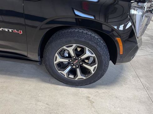 Certified 2025 GMC Yukon XL AT4 Ultimate AWD/4WD image 6