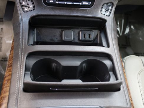 Used 2020 Chevrolet Suburban Premier image 27