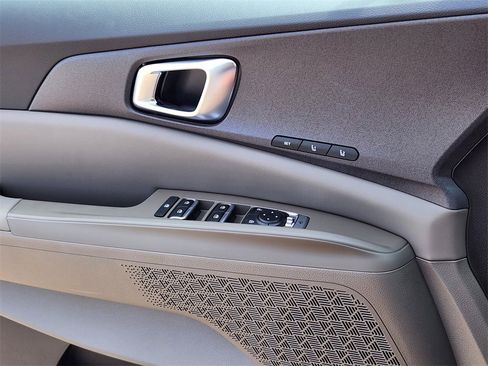 New 2026 Kia Carnival EX image 7