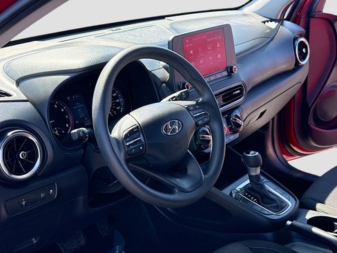 Used 2023 Hyundai Kona SEL image 4