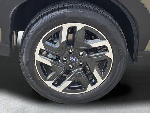 Certified 2025 Subaru Forester Limited w/ Popular Package image 8