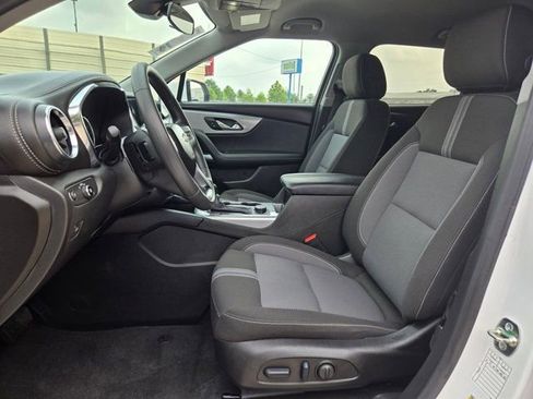 Used 2025 Chevrolet Blazer LT FWD image 24