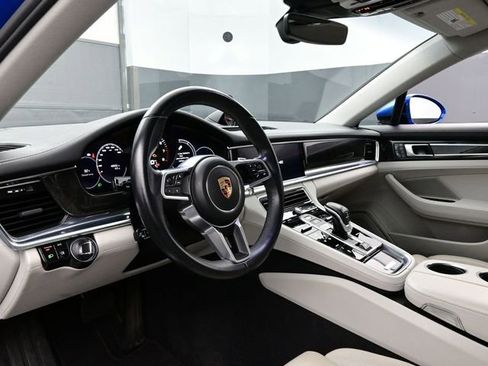 Certified 2017 Porsche Panamera 4 AWD/4WD image 4